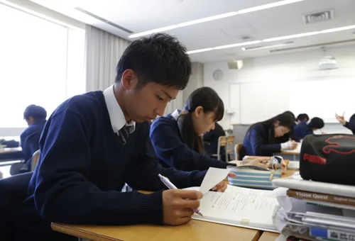 日本高中留学一年费用大概多少钱.png
